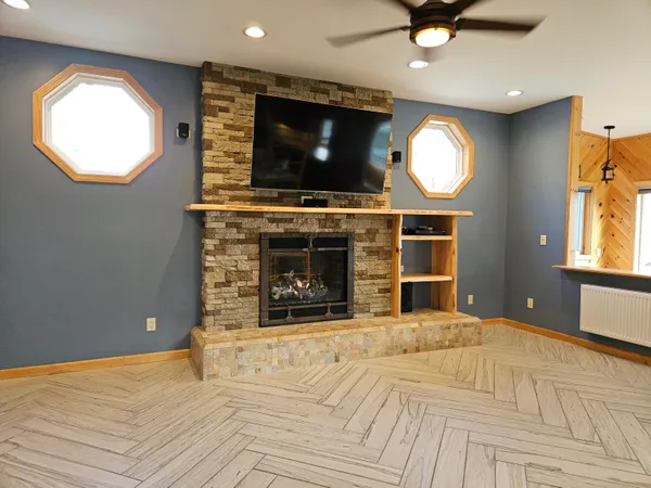 $895,000 | 5 Lake Shore Drive, Greene, ME 04236