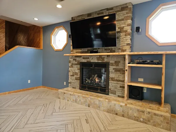 $895,000 | 5 Lake Shore Drive, Greene, ME 04236