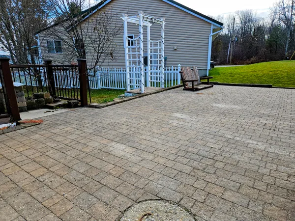 $895,000 | 5 Lake Shore Drive, Greene, ME 04236