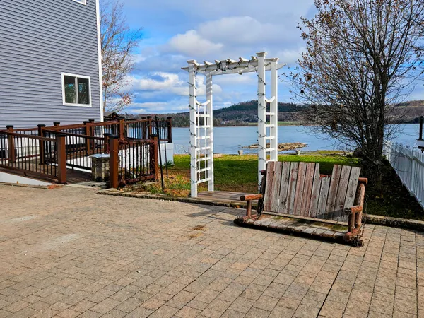 $895,000 | 5 Lake Shore Drive, Greene, ME 04236