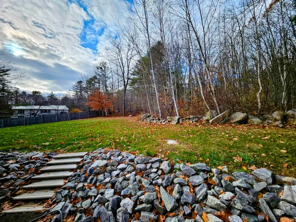 $895,000 | 5 Lake Shore Drive, Greene, ME 04236