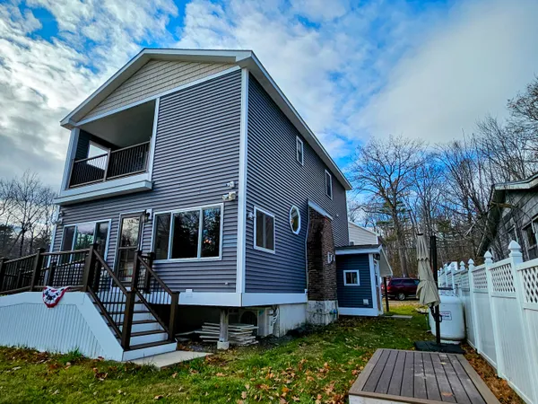 $895,000 | 5 Lake Shore Drive, Greene, ME 04236