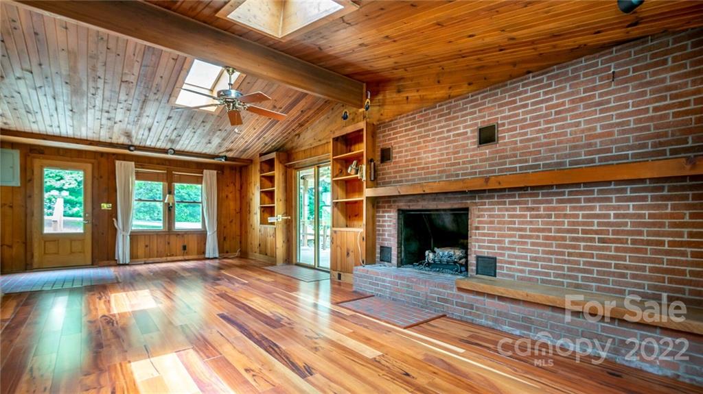 681 River Road Hendersonville, NC 28739 - Photo 8 of 45 Gallery Image 8