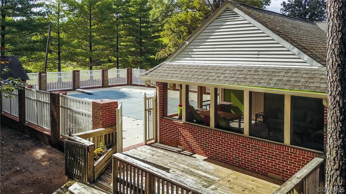 11040 Carriage Road Providence Forge, VA 23140 - Photo 9 of 48 Gallery Image 9