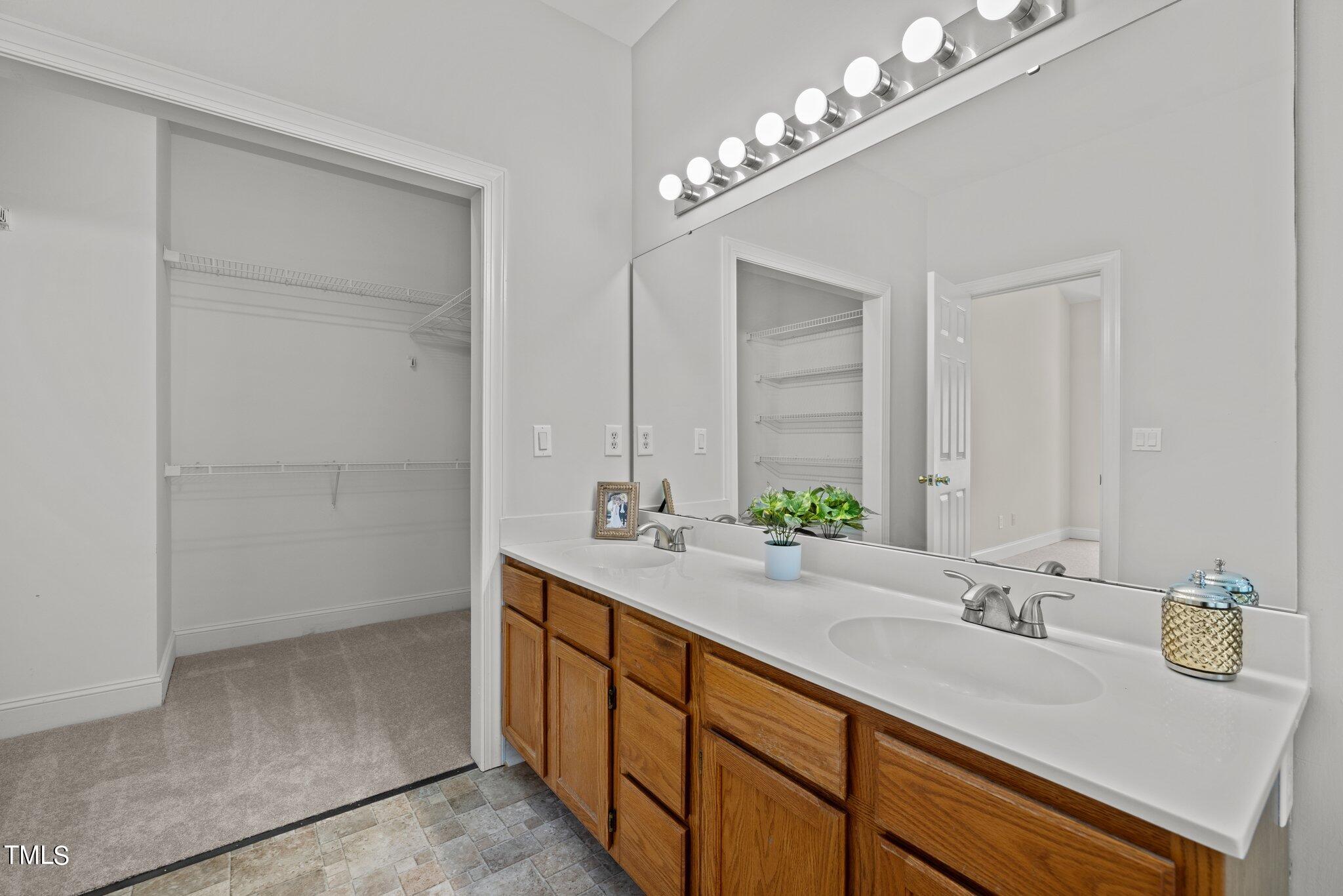 5236 Covington Bend Drive Raleigh, NC 27613 - Photo 26 of 49 34-web-or-mls-5Z8A6453