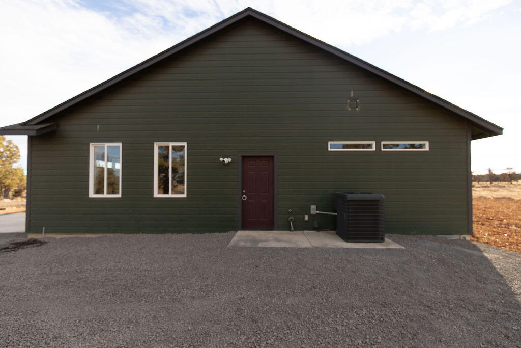 23775 Dodds Road Bend, OR 97701 - Photo 48 of 67 Garage access.