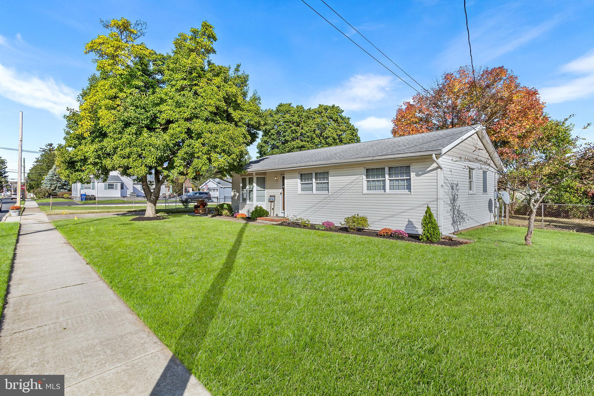 726 Walnut Street Florence, NJ 08518 - Photo 2 of 40