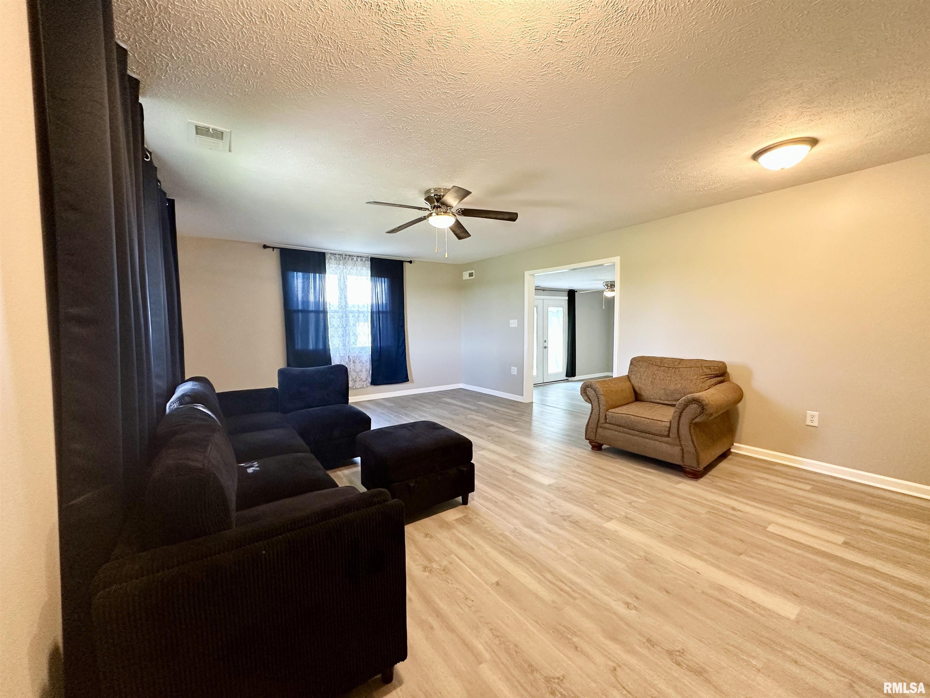 1311 McGlasson Road Jacksonville, IL 62650 - Photo 13 of 38