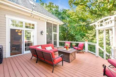 $1,298,000 | 1600 Juniper Way, Hartland, WI 53029