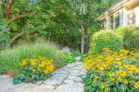 $1,298,000 | 1600 Juniper Way, Hartland, WI 53029