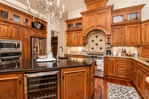 $1,298,000 | 1600 Juniper Way, Hartland, WI 53029