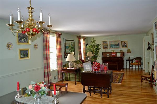 6 Sears Road Wayland, MA 01778 - Photo 2 of 7