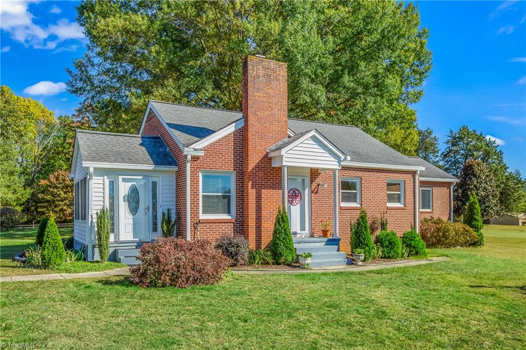 4935 Murray Road Winston-Salem, NC 27106 - Photo 3 of 40 Gallery Image 3