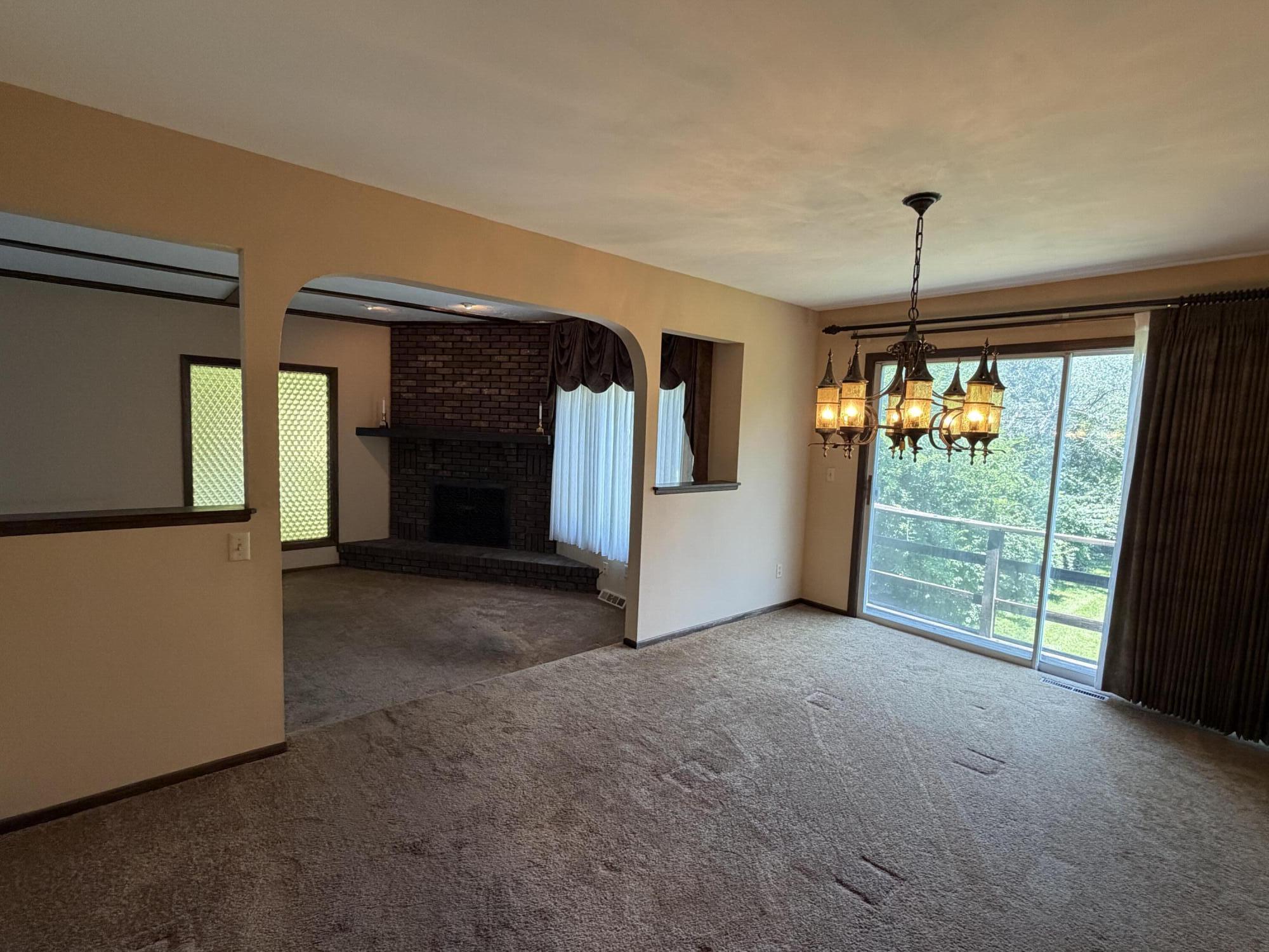 1076 Shoreline Road Crown Point, IN 46307 - Photo 7 of 37 2000x1500