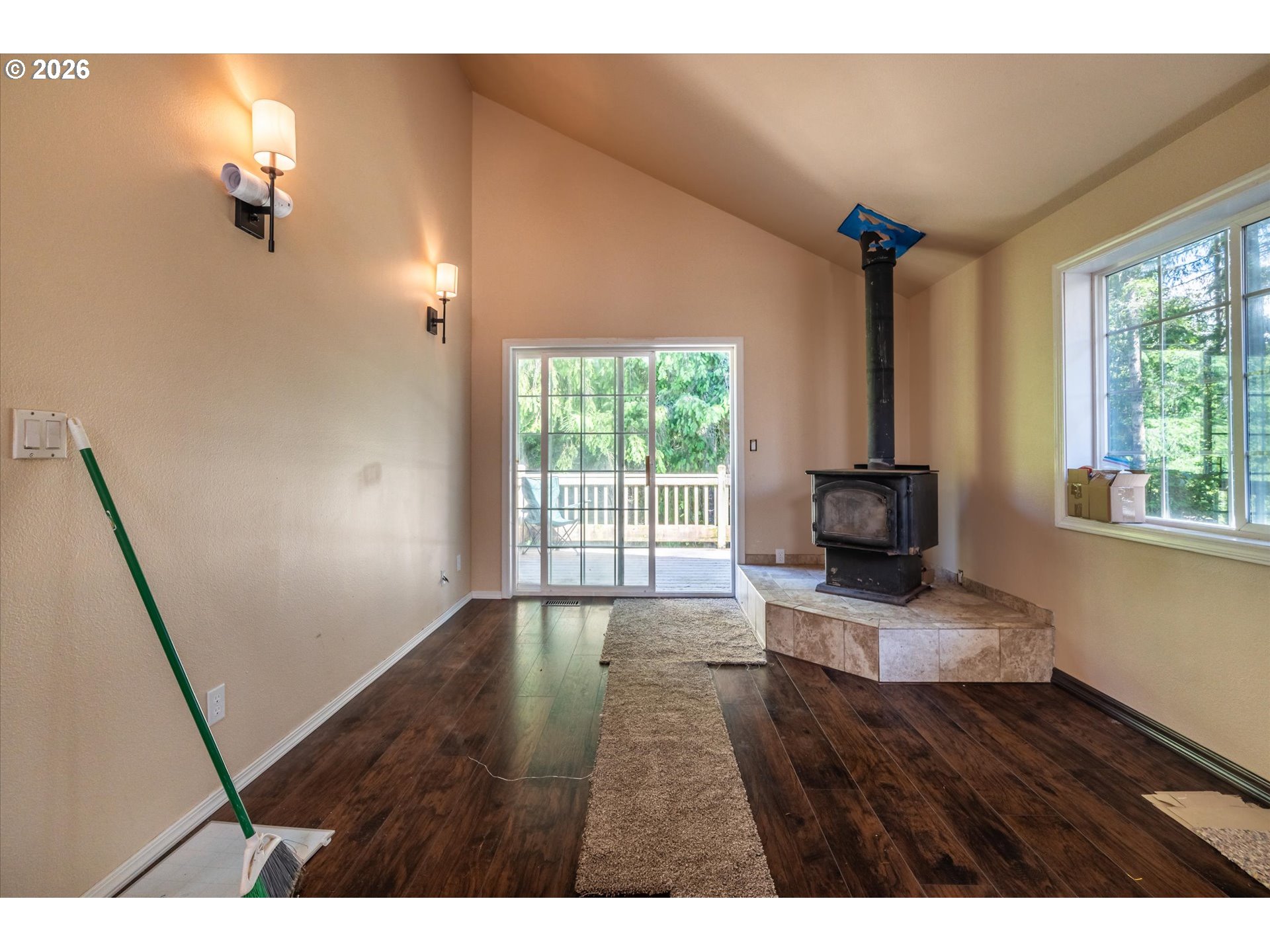 93845 Upper Loop Lane Coos Bay, OR 97420 - Photo 21 of 48 Great Room