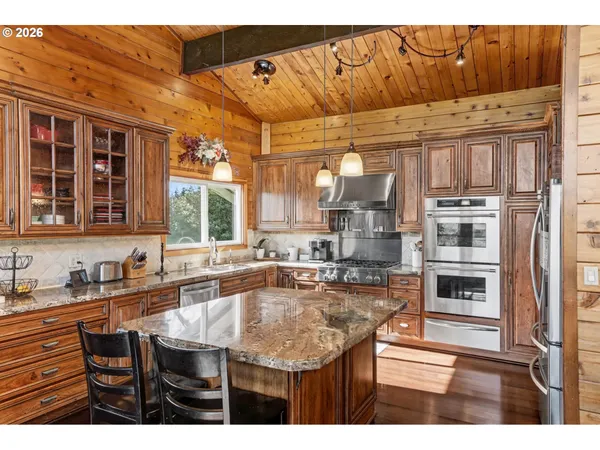 $935,000 | 9915 Marquam Circle, Molalla, OR 97038