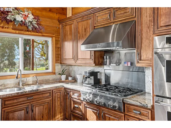 $935,000 | 9915 Marquam Circle, Molalla, OR 97038