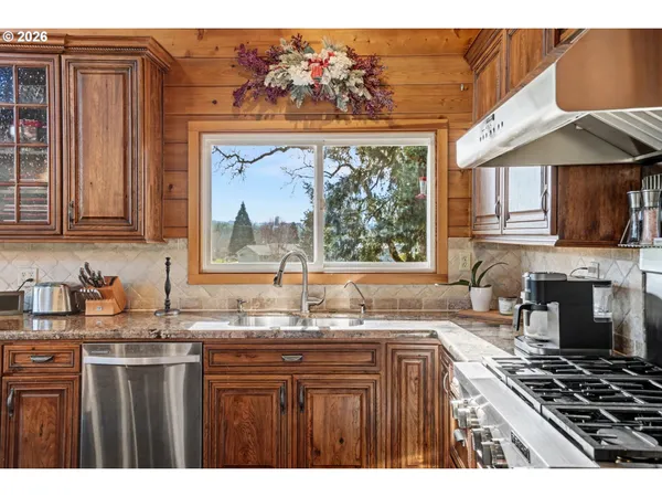 $935,000 | 9915 Marquam Circle, Molalla, OR 97038