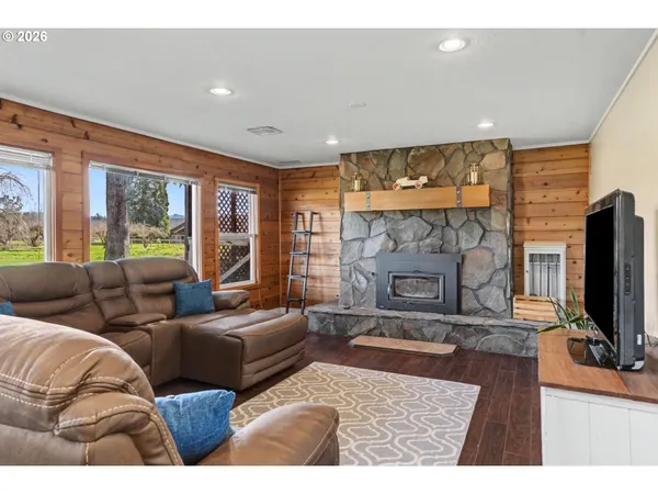 $935,000 | 9915 Marquam Circle, Molalla, OR 97038