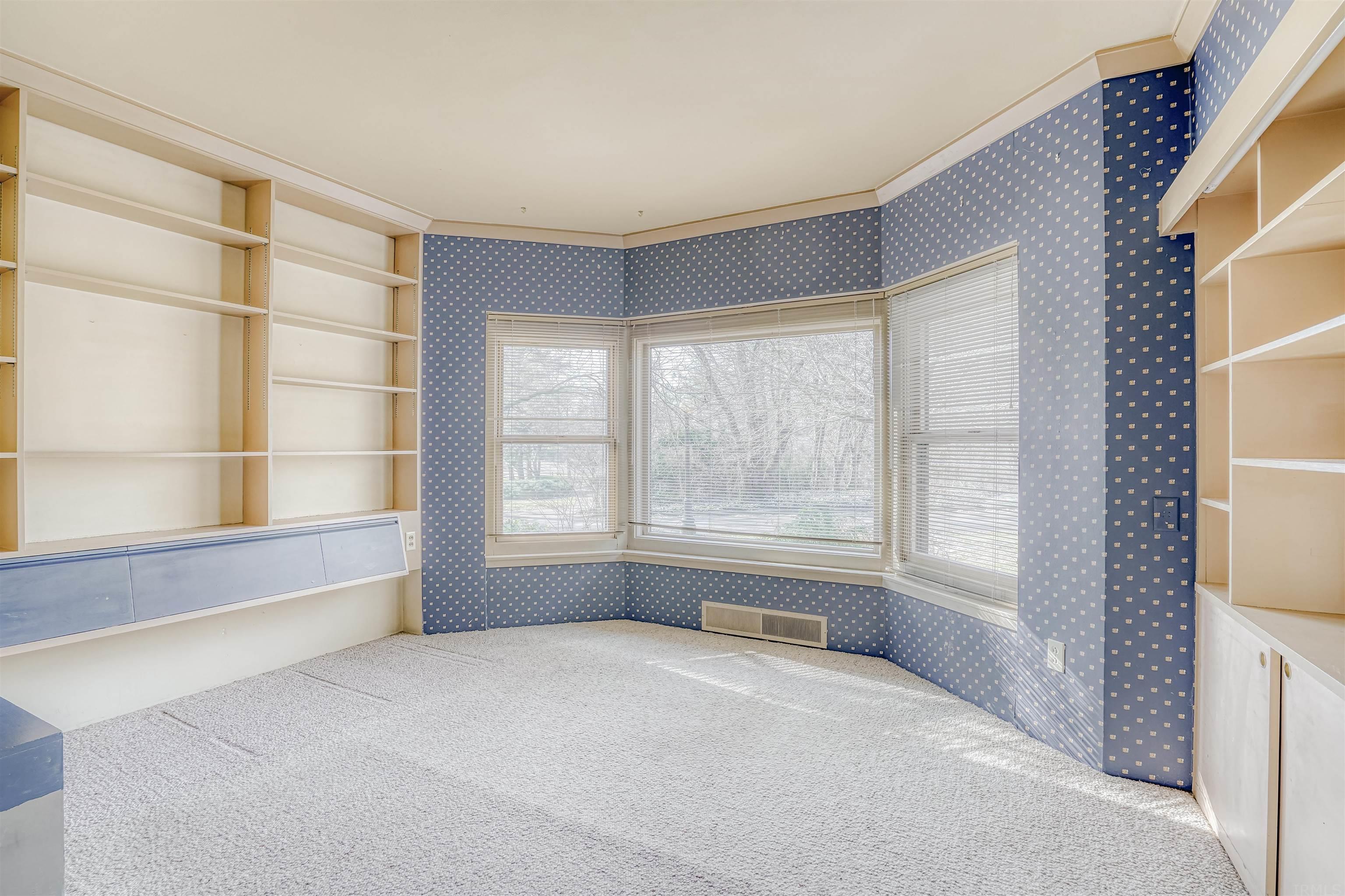 1725 Hawthorn Road Fort Wayne, IN 46802 - Photo 22 of 36