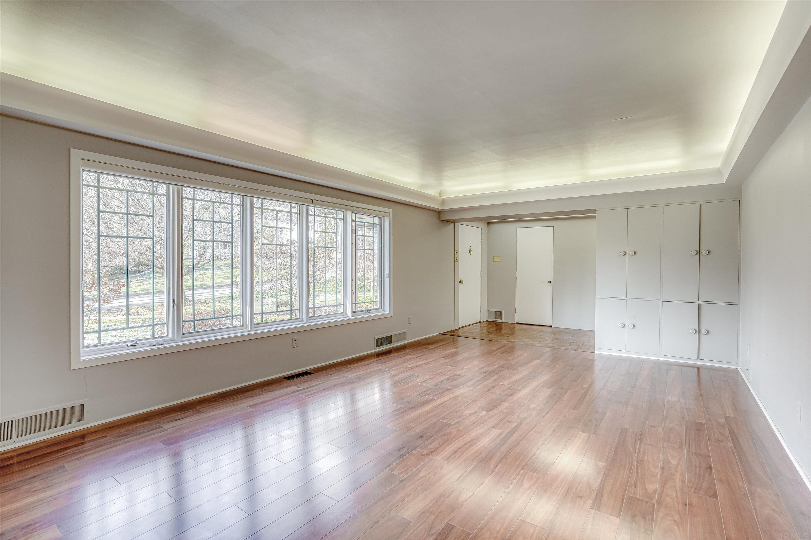 1725 Hawthorn Road Fort Wayne, IN 46802 - Photo 4 of 36