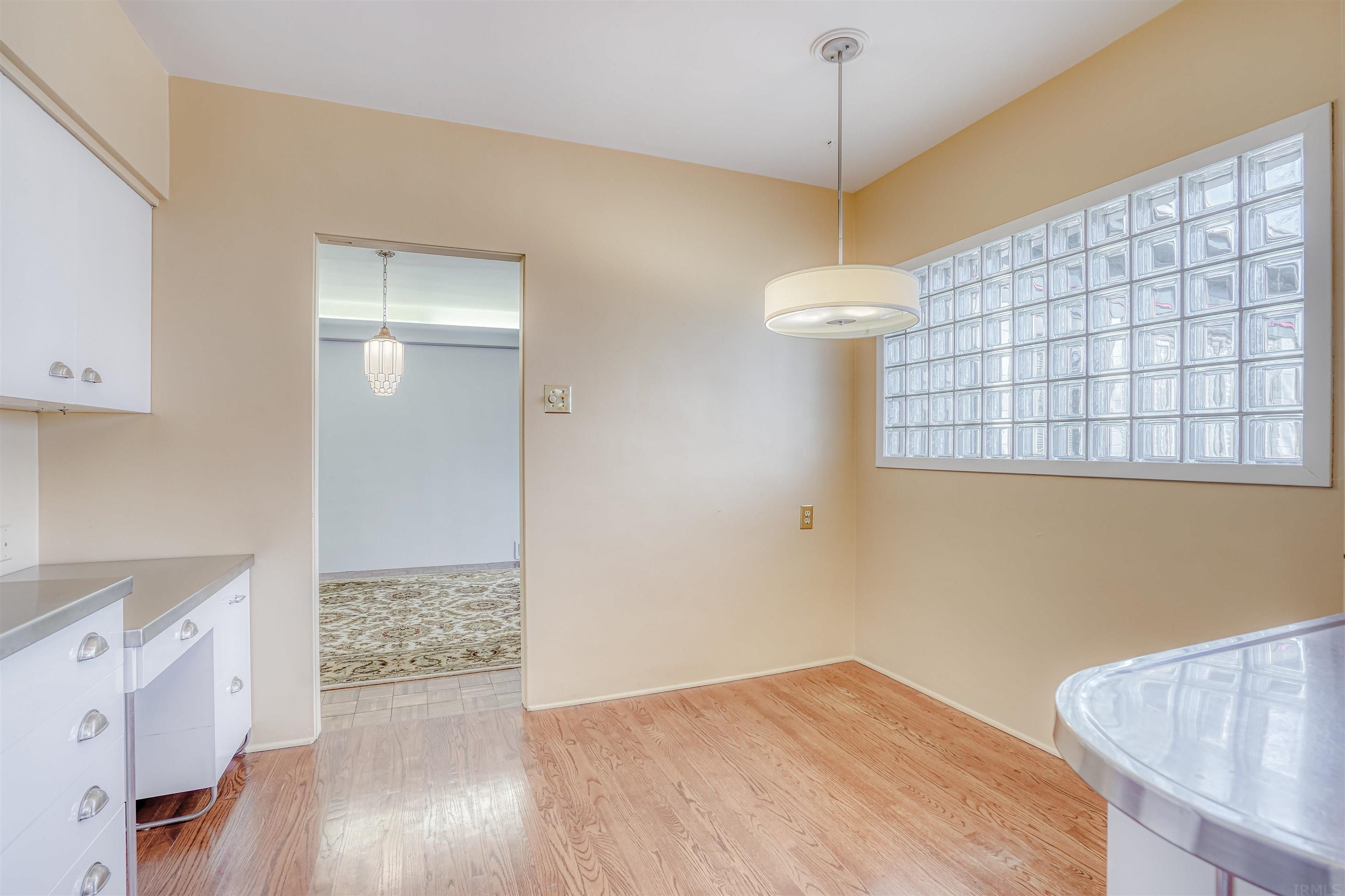 1725 Hawthorn Road Fort Wayne, IN 46802 - Photo 9 of 36