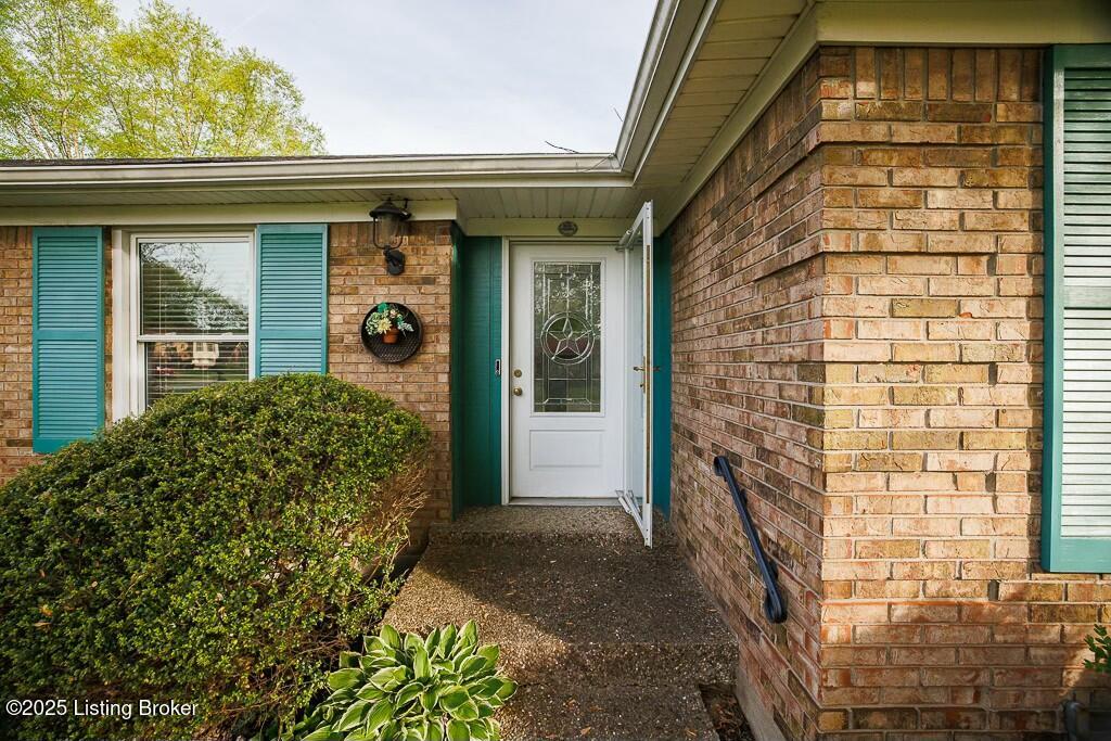 2709 Stephan Road Louisville, KY 40214 - Photo 14 of 52 tempImageqVCGGr
