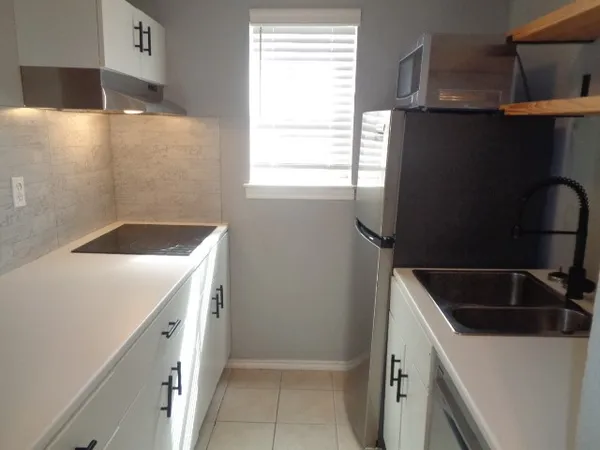 $1,395 | 2225 Mimosa Drive, Unit 6, Houston, TX 77019