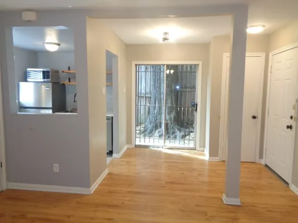 $1,395 | 2225 Mimosa Drive, Unit 6, Houston, TX 77019