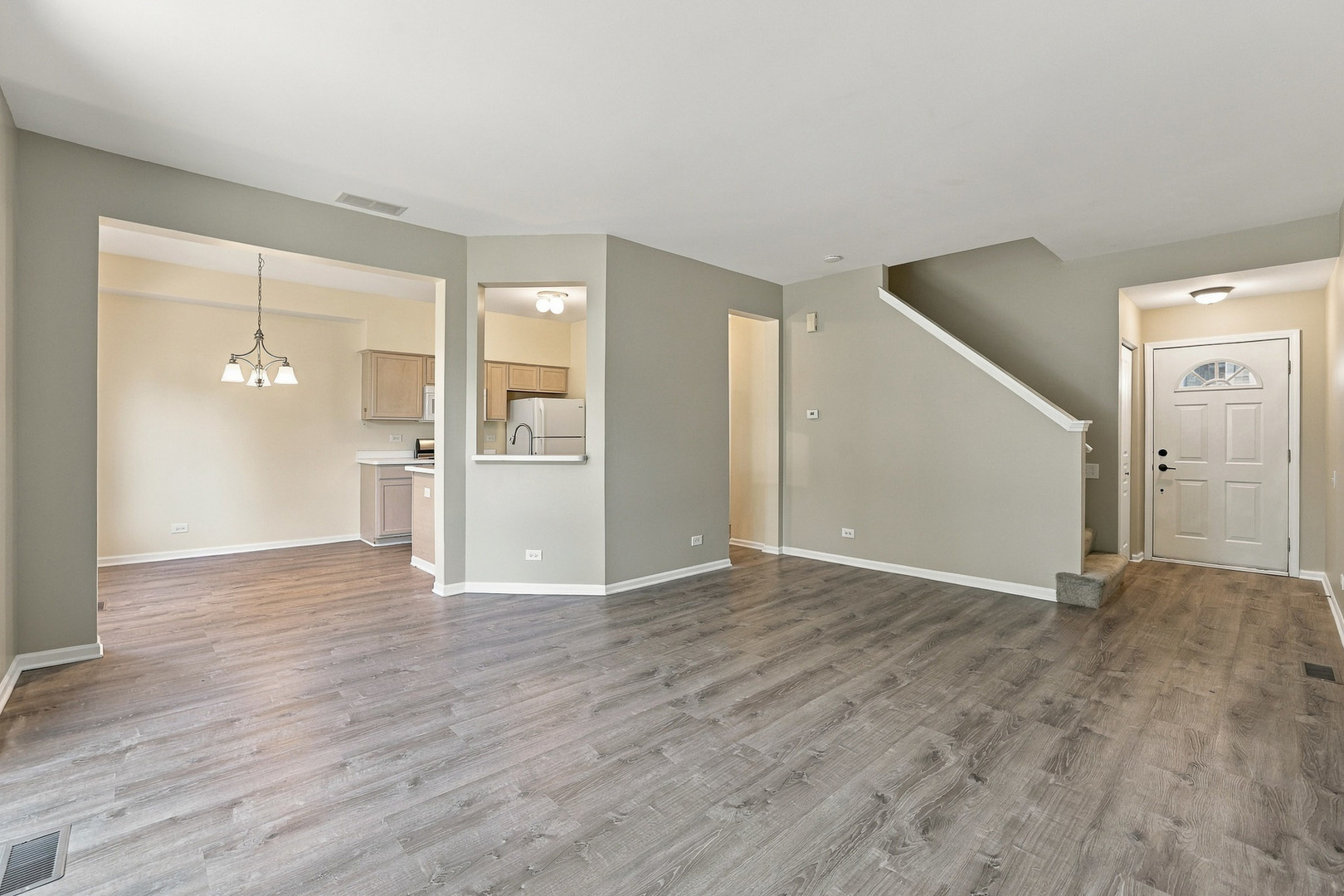 1535 Spaulding Road, Unit 1535 Bartlett, IL 60103 - Photo 2 of 22 Gallery Image 2