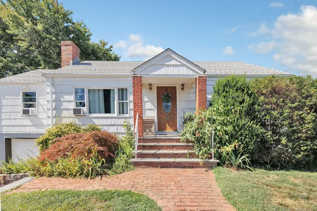 $374,900 | 574 Thorme Street, Bridgeport, CT 06606