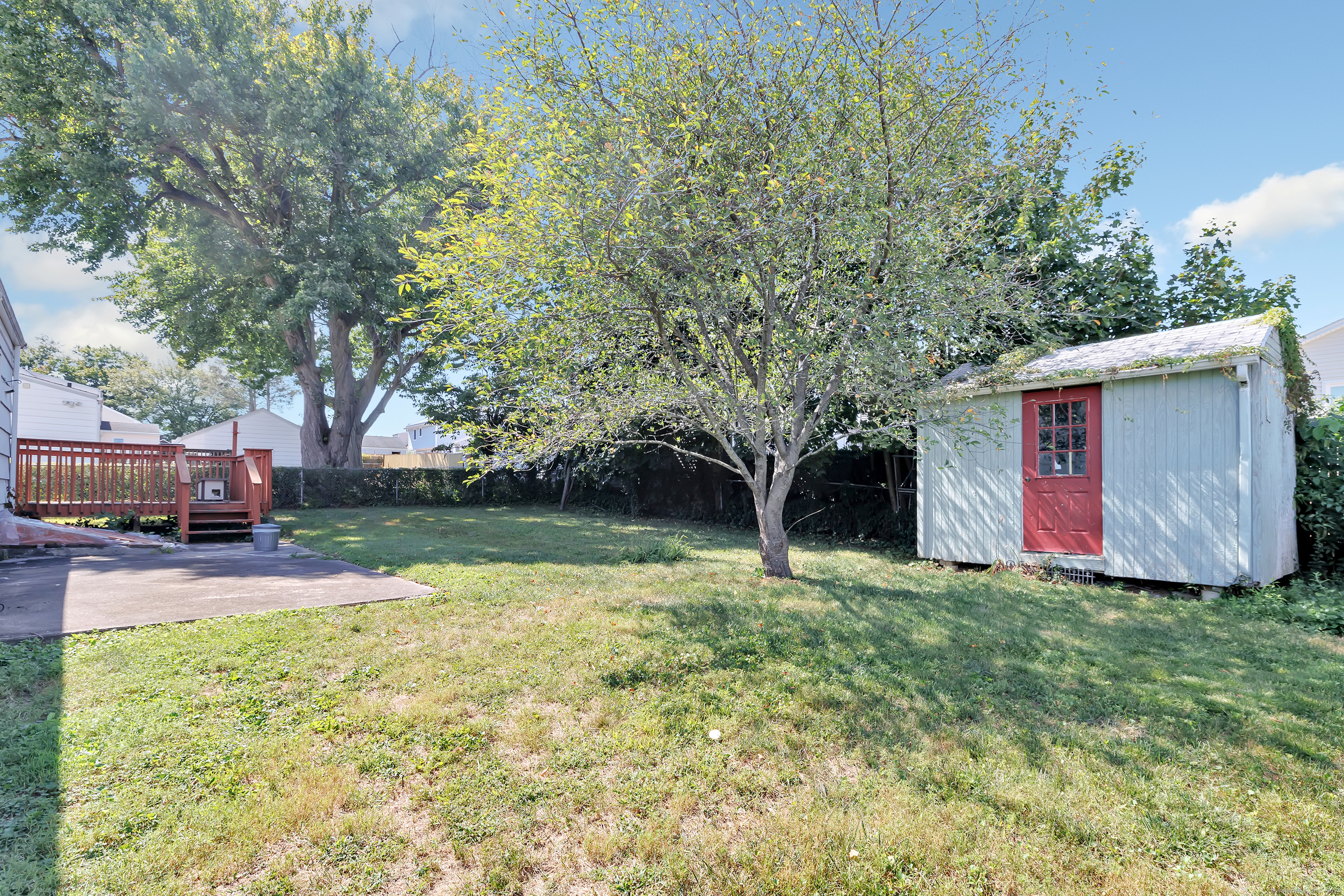 574 Thorme Street Bridgeport, CT 06606 - Photo 26 of 28