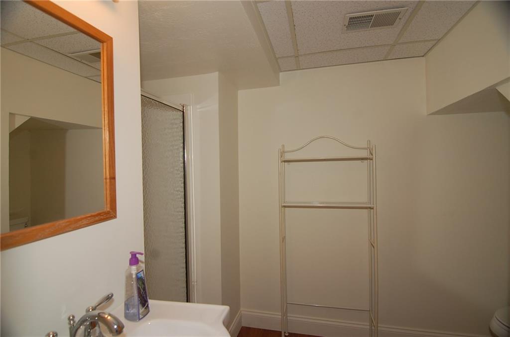 10 McMichael Road Carnegie, PA 15106 - Photo 18 of 25 Lower Full Bath