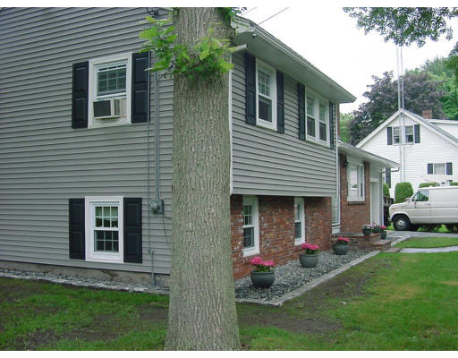 77 Arbor Road Lowell, MA 01852 - Photo 3 of 9 Gallery Image 3