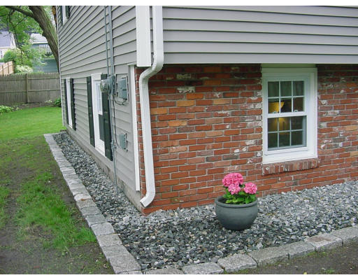 77 Arbor Road Lowell, MA 01852 - Photo 4 of 9 Gallery Image 4