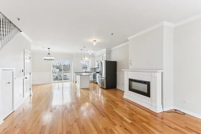 $419,900 | 183 East River Road, Unit C5, Des Plaines, IL 60016