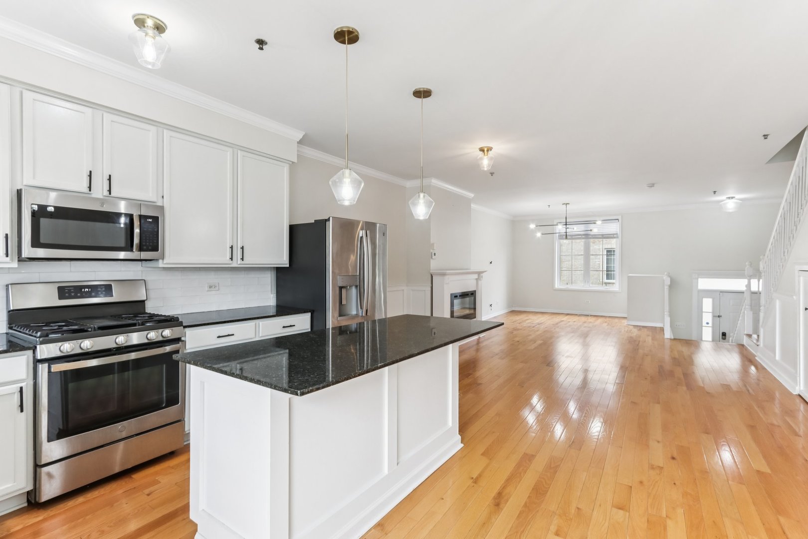 183 East River Road, Unit C5 Des Plaines, IL 60016 - Photo 10 of 35