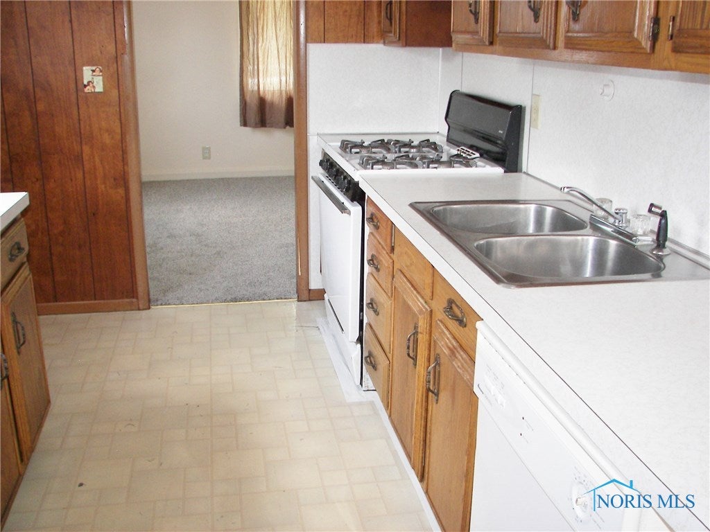 427 Boxhall Road Toledo, OH 43612 - Photo 10 of 18 Gallery Image 10