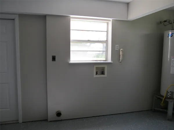 $1,575 | 3 Avenue East, Bacliff, TX 77518