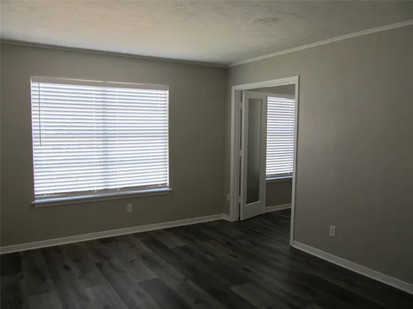 $1,575 | 3 Avenue East, Bacliff, TX 77518