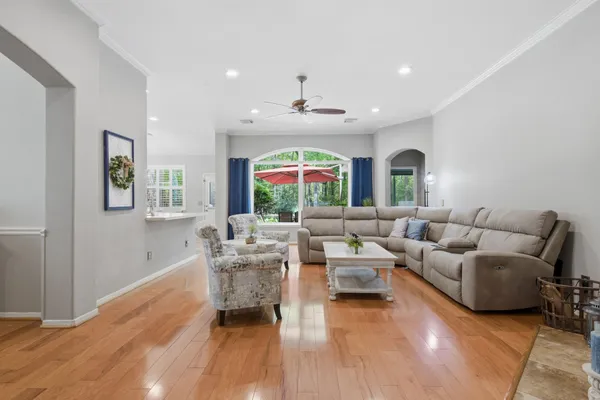 $549,500 | 119 North Acacia Park Circle, Spring, TX 77382