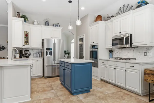 $549,500 | 119 North Acacia Park Circle, Spring, TX 77382