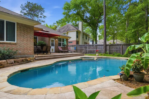 $549,500 | 119 North Acacia Park Circle, Spring, TX 77382