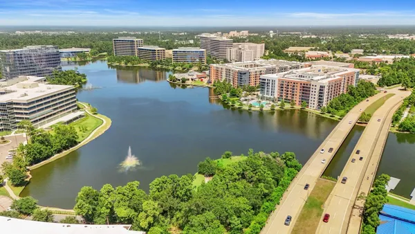 $549,500 | 119 North Acacia Park Circle, Spring, TX 77382