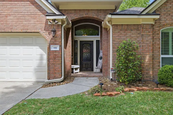$549,500 | 119 North Acacia Park Circle, Spring, TX 77382