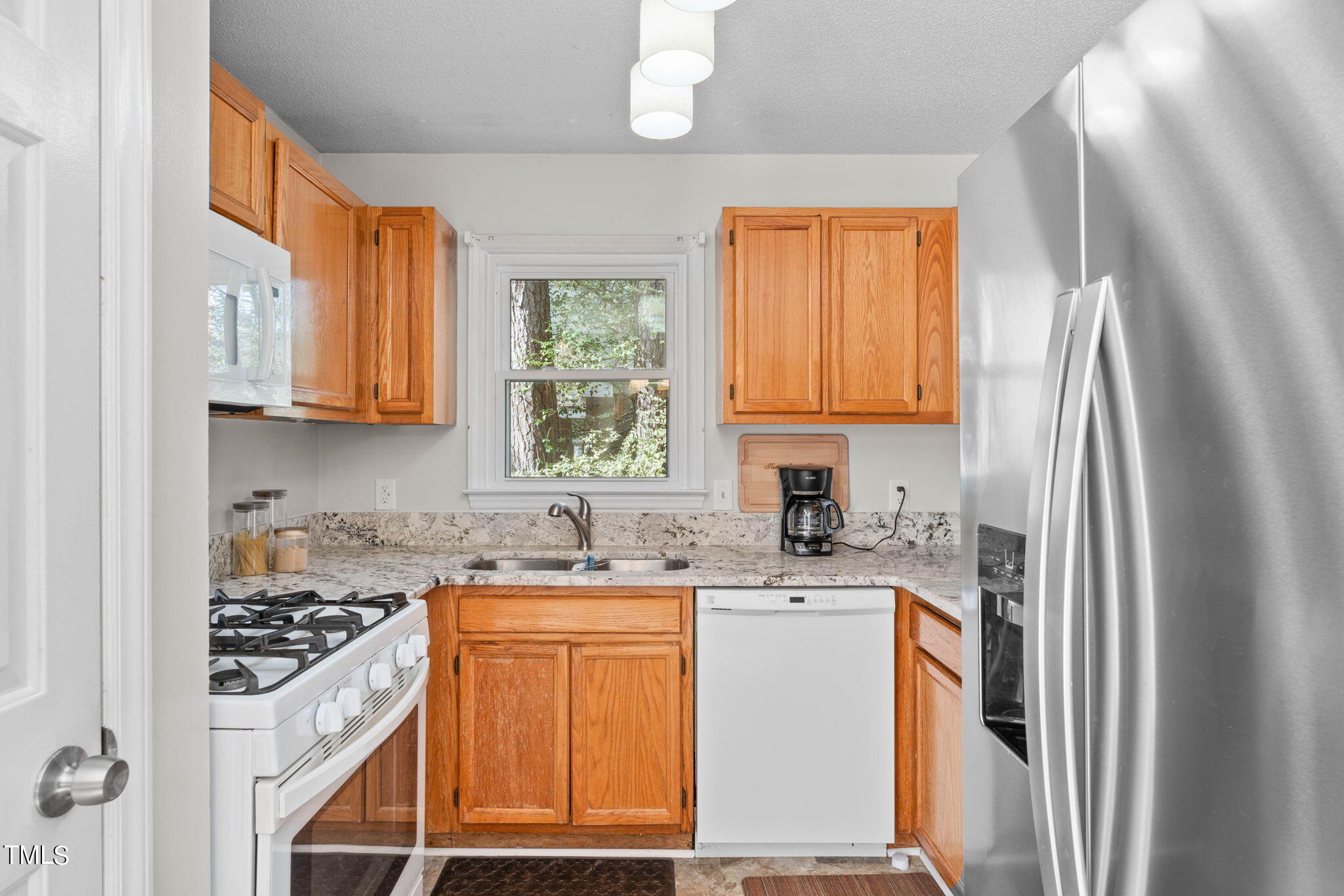 4616 Worthington Lane Raleigh, NC 27604 - Photo 11 of 25 Kitchen
