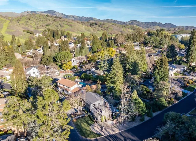 $2,698,000 | 2530 Roundhill Drive, Alamo, CA 94507