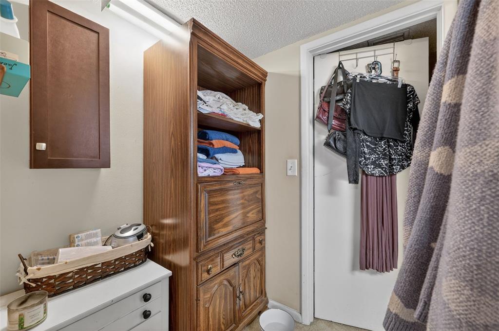 3010 Shepherd Road Mulberry, FL 33860 - Photo 20 of 28 a view of a hallway with closet