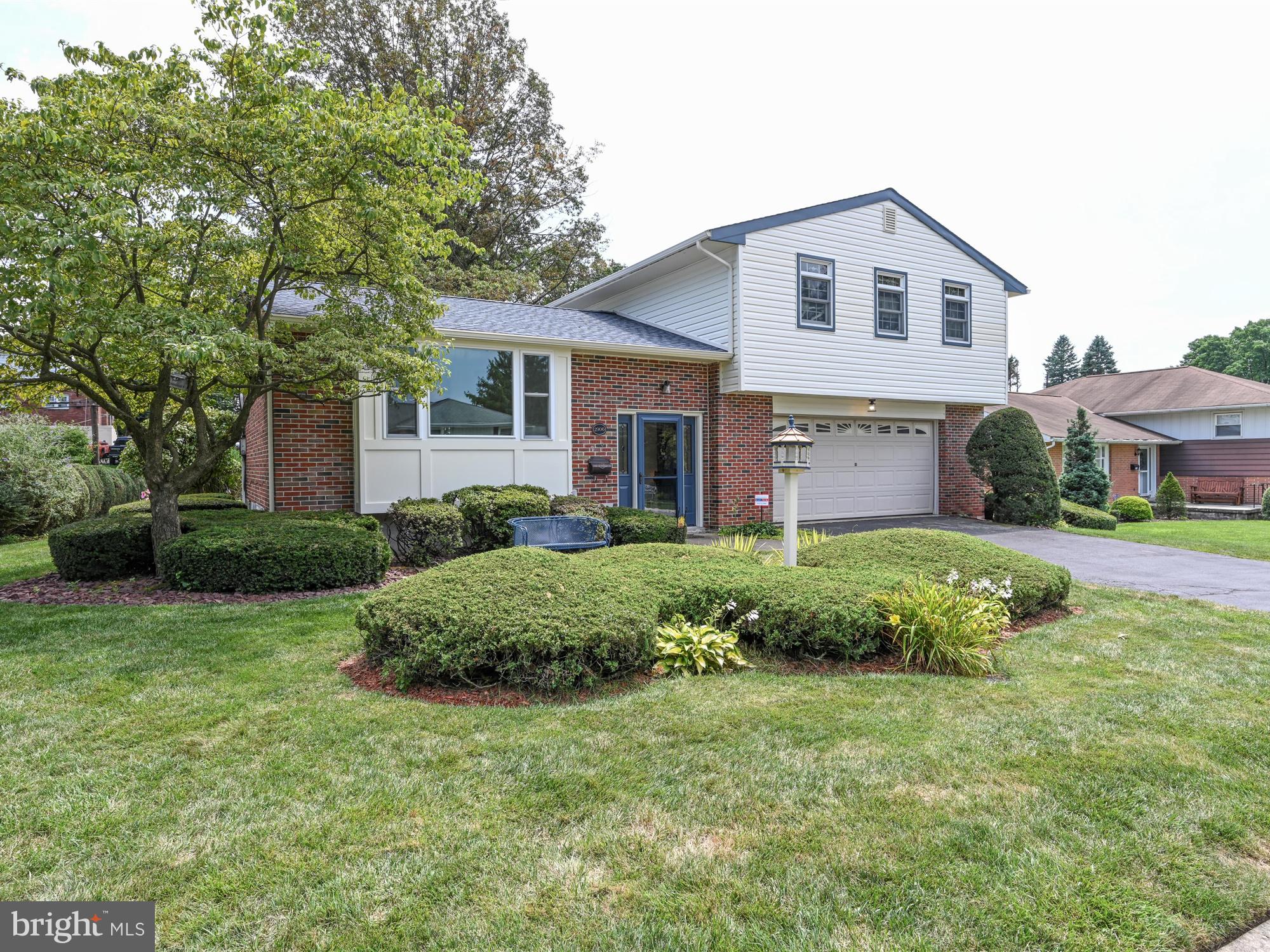 2906 Curtis Road Reading, PA 19609 - Photo 2 of 27 Gallery Image 2