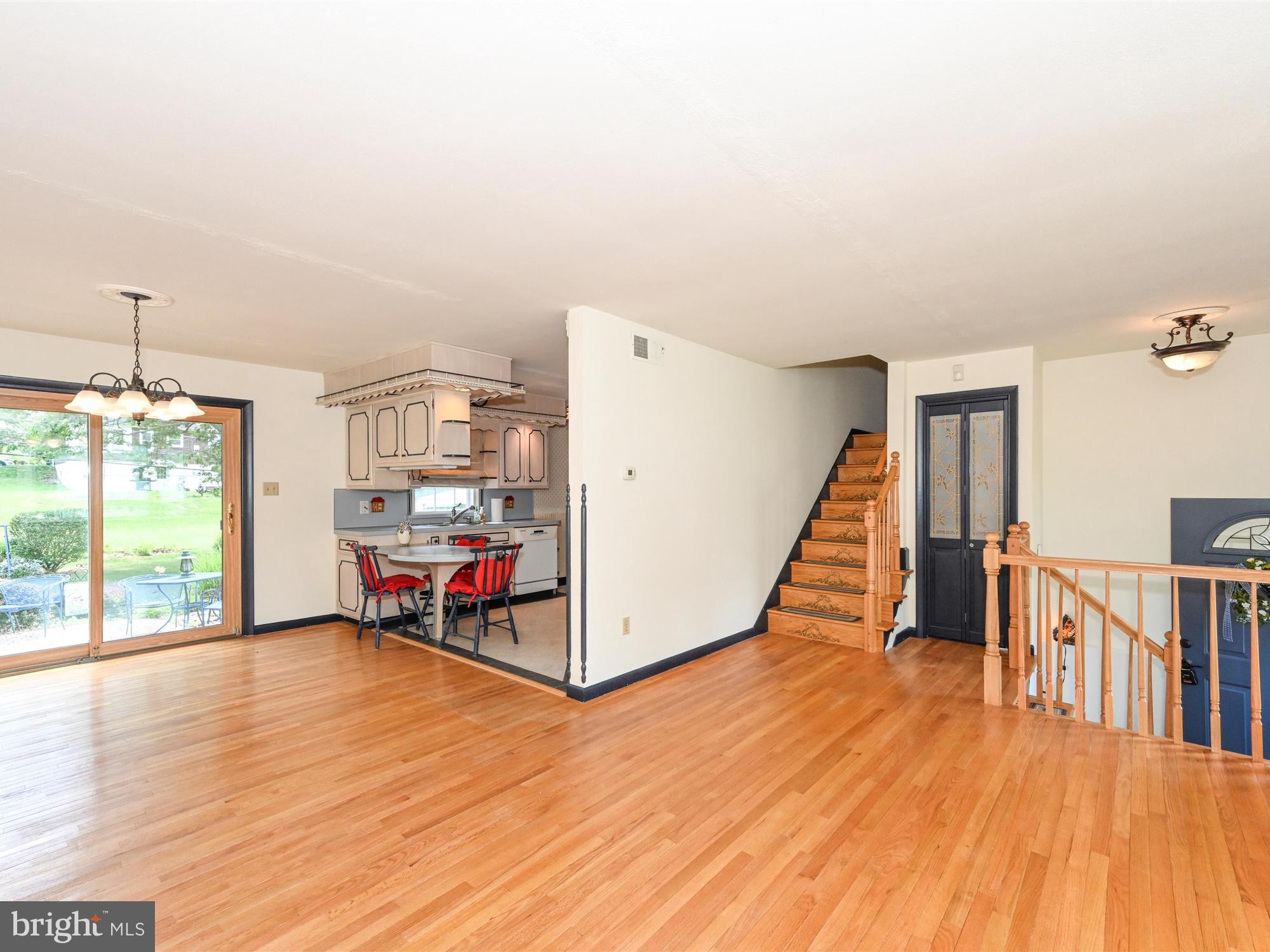 2906 Curtis Road Reading, PA 19609 - Photo 7 of 27 Gallery Image 7